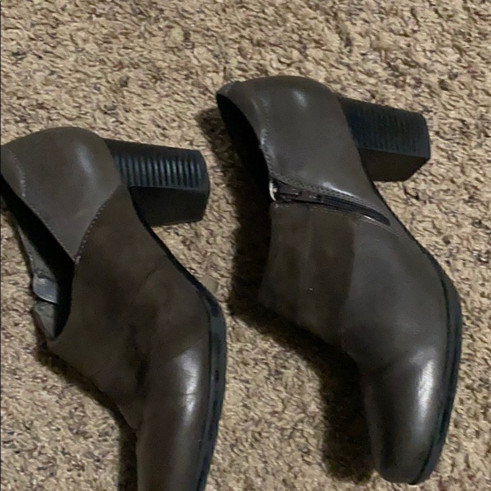 Clark’s shoes  - Picture 3 of 5